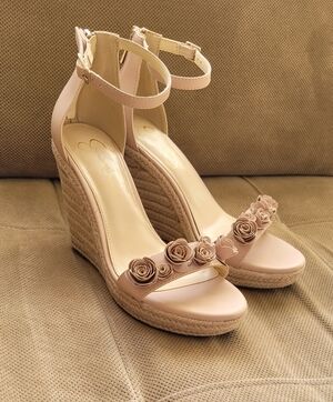 Jessica Simpson Unique Floral Wedge Sandals 8M